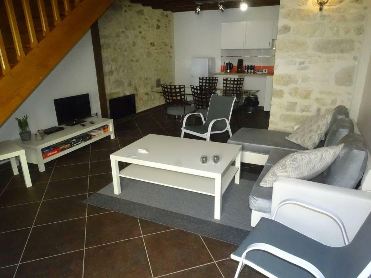 Chez Mia Apartment Moret-sur-Loing Exterior photo